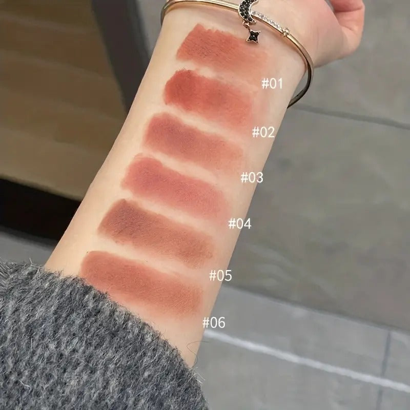 Gloss Lèvres Mat Longue Durée – Effet Repulpant & Couleur Intense
